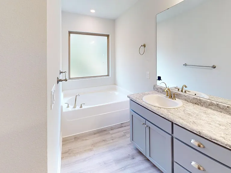 5184 Regalo Dr — Photo 15