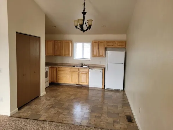 r1103, 1103 E Main St APT 3, Laurel, MT 59044