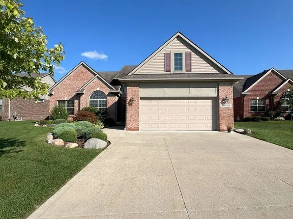 36317 Saint Andrews Dr, Livonia, MI 48152