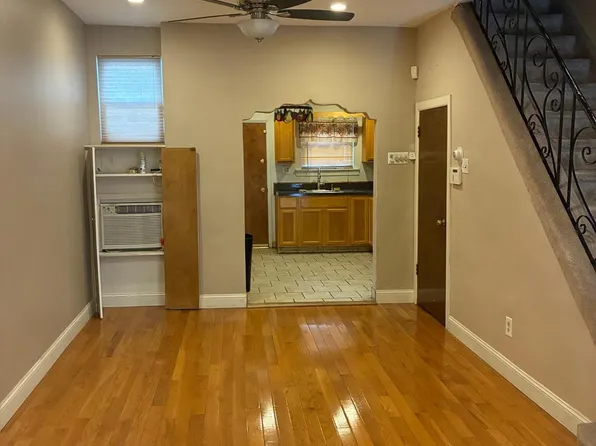 2218 S Beechwood St, Philadelphia, PA 19145