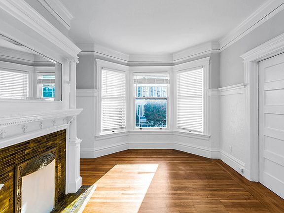 2nd image of 635 Ashbury St APT 5