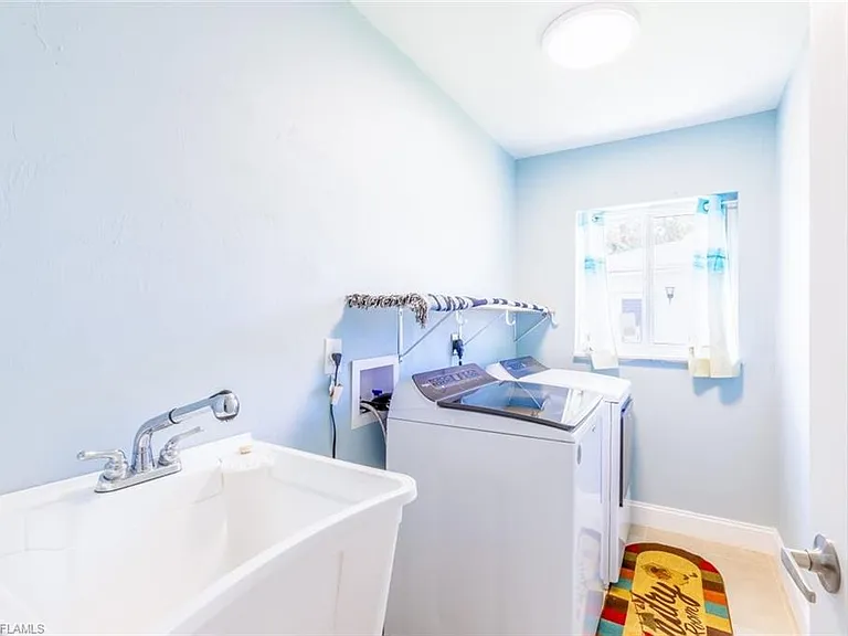 9834 Delaware St — Photo 35
