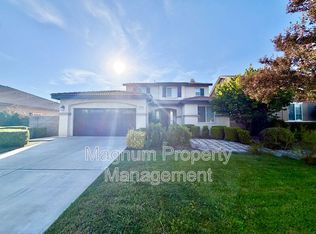 6715 Rosebay Ct, Corona, CA 92880