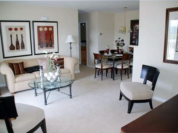 2nd image of 61 White Pine Cir APT 100