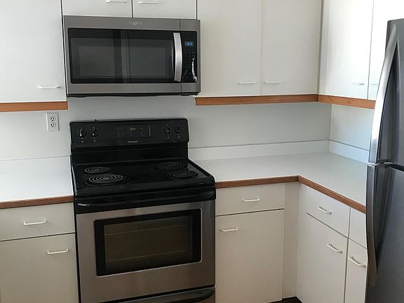 3rd image of 1 Daniel Burnham Ct APT 1002