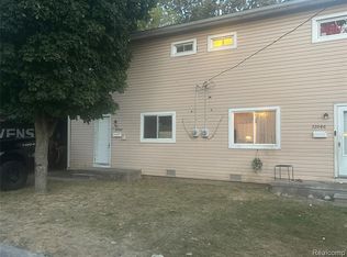 32048 Cheboygan Ct, Westland, MI 48186