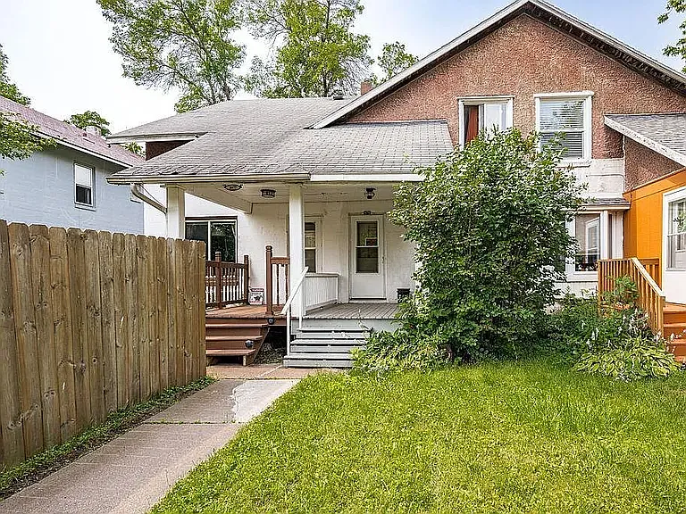 1075 86th Ave W