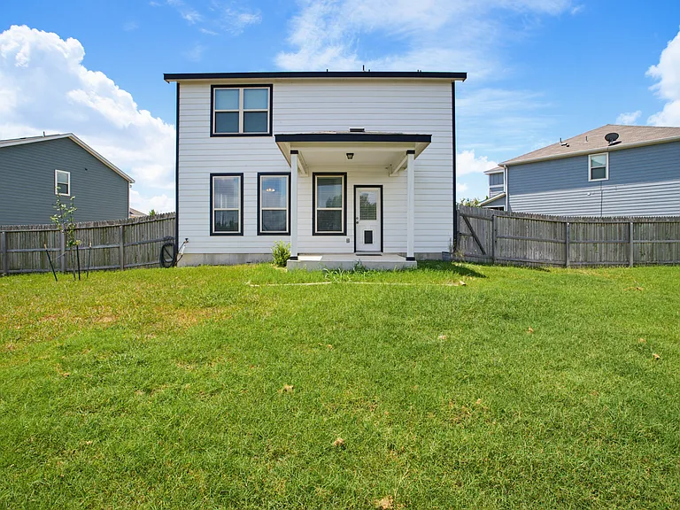 10803 Airmen Dr — Photo 2