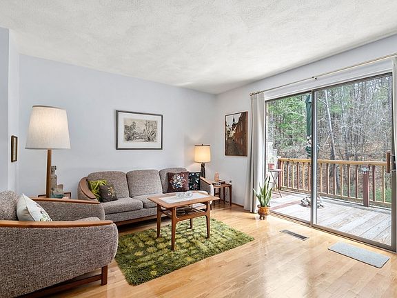 4th image of 142 Farrwood Dr
