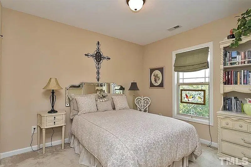 3 bed, 2.5 bath, 1420 sqft, $2,200 — Photo 4