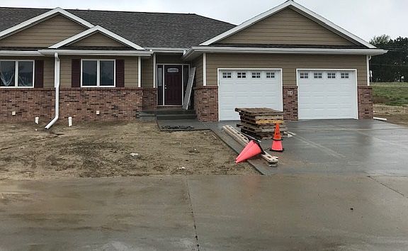 2nd image of 5610 Eastbrooke Dr Unit 4