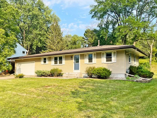 1064 Hackmann Cir NE, Fridley, MN 55432