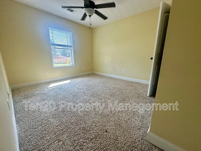 7471 Coppice Dr — Photo 6