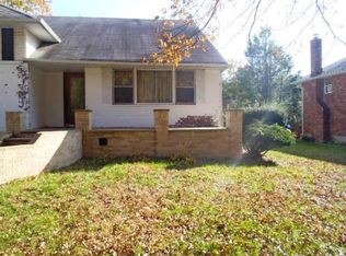 880 Pepperidge Rd, Westbury, NY 11590