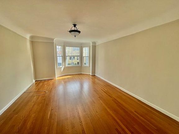 4th image of 2424 Francisco St APT 1