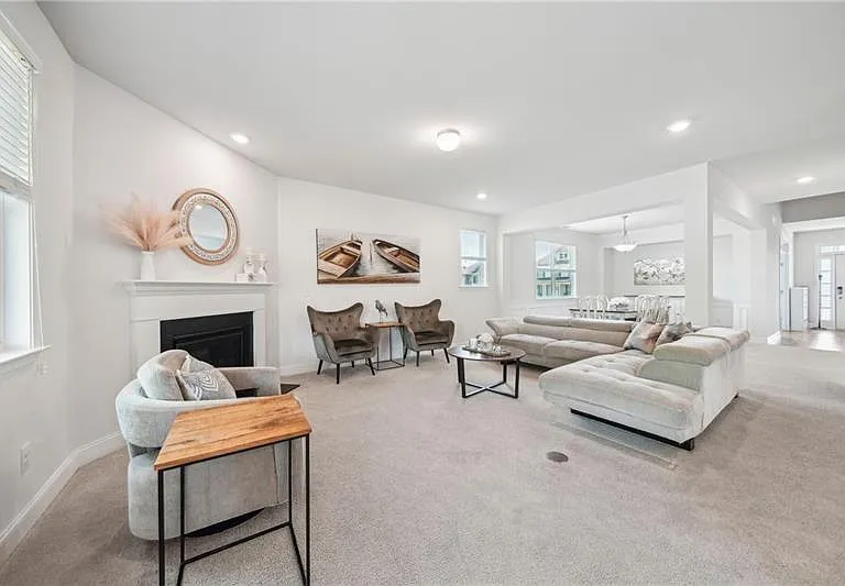 7455 Easton Valley Ln — Photo 12