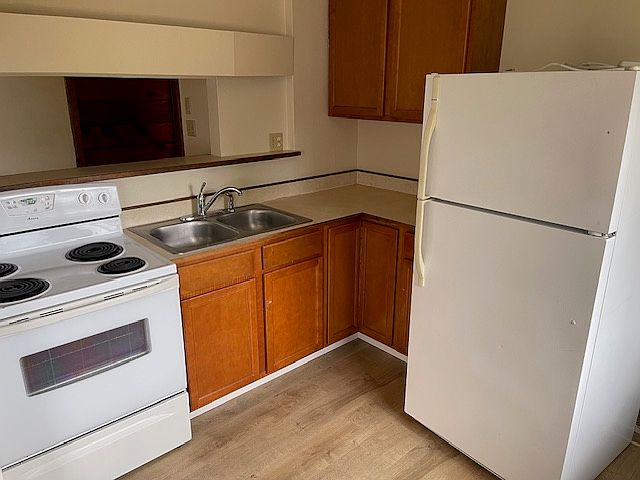 2nd image of 1525 NW Oceanview Dr APT 7
