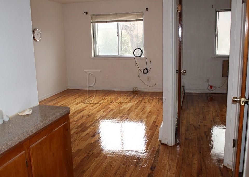 1st image of 2551 46th St #1