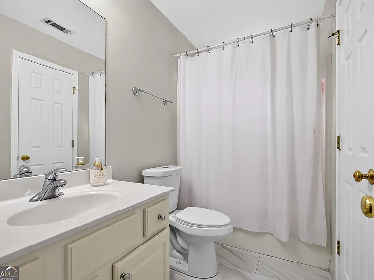323 Revolution Dr — Photo 34