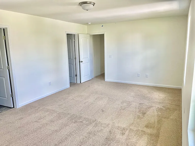948 Brentwood Park Ln — Photo 13