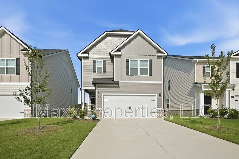 4 bed, 2.5 bath, 2105 sqft, $2,100 — Photo 1