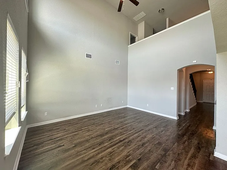 3424 Addison St — Photo 15
