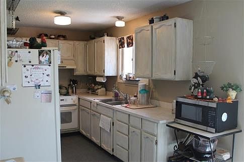 4th image of 56 Cliff Dr