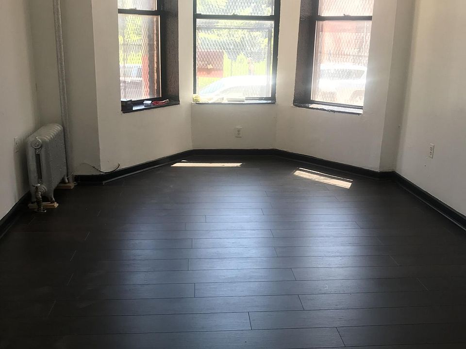 2nd image of 1531 Vyse Ave APT 1