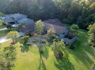 11704 Point Overlook Pl, Strongsville, OH 44136