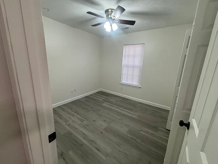 100 Hamlet Rd — Photo 11