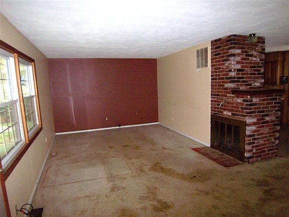 4th image of 135 Atwood Pl