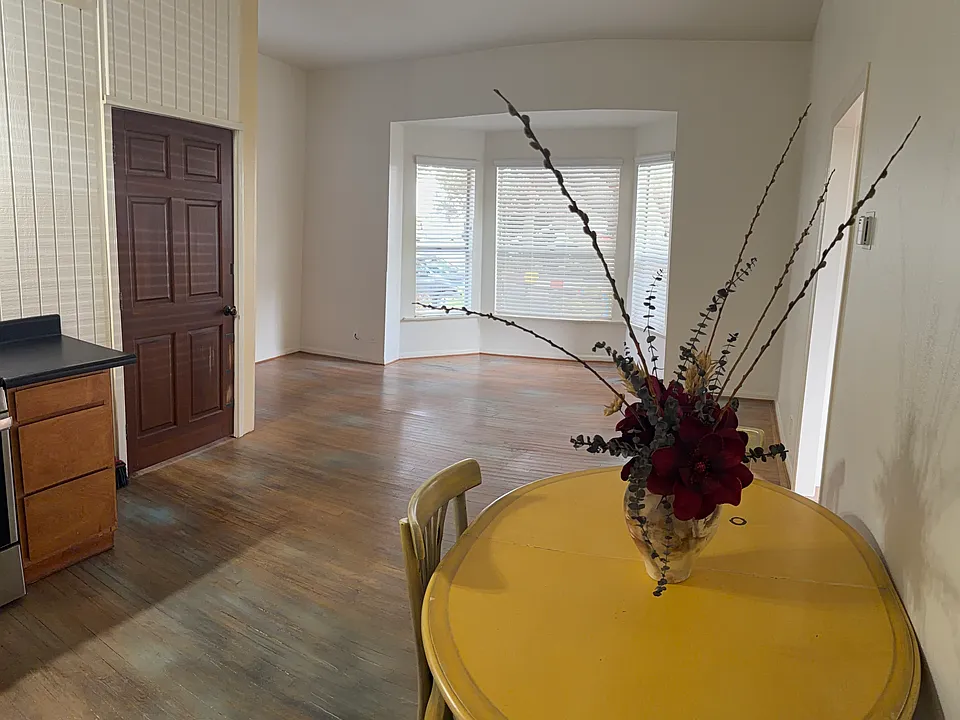 318 E Anapamu St #2