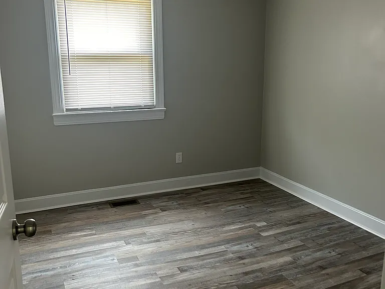 3517 Northern Hills Dr — Photo 11