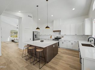 2530 W Allens Peak Drive, San Tan Valley, AZ 85144