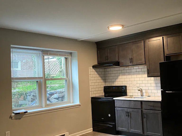 500 Parkview Rd #2 — Photo 3