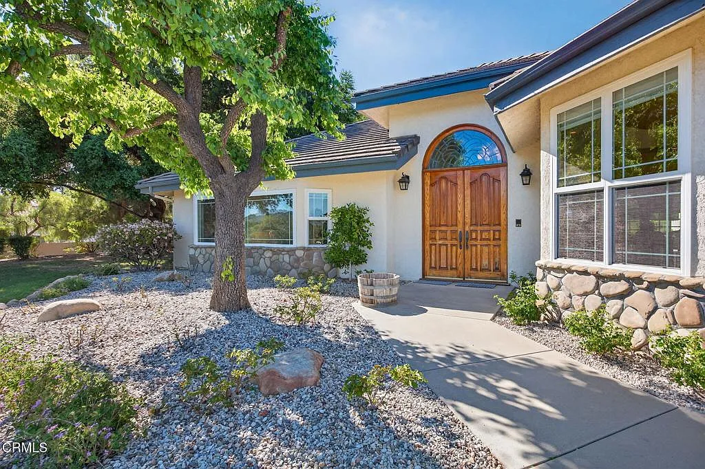 4 bed, 4.0 bath, 4217 sqft, $15,000 — Photo 3