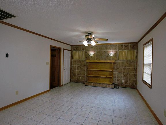 4th image of 319 23rd St APT 3