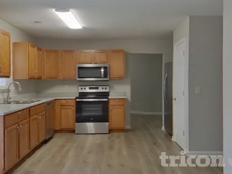 221 Meyer Ln — Photo 6