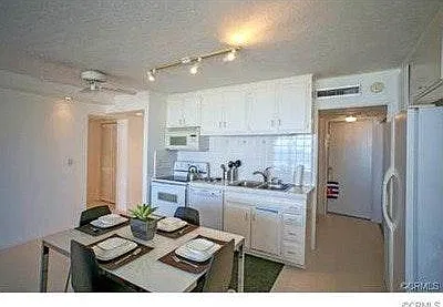 3 bed, 1500 sqft, $6,500 — Photo 3