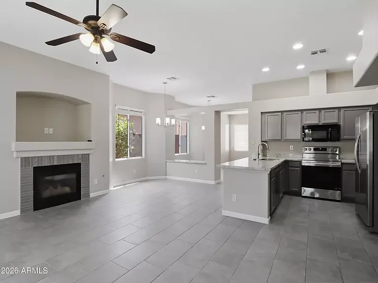 964 W Fairway Dr — Photo 8
