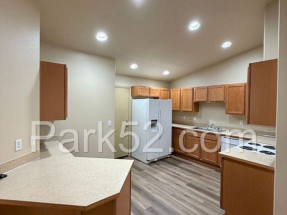 5th image of 15502 87th Ave E