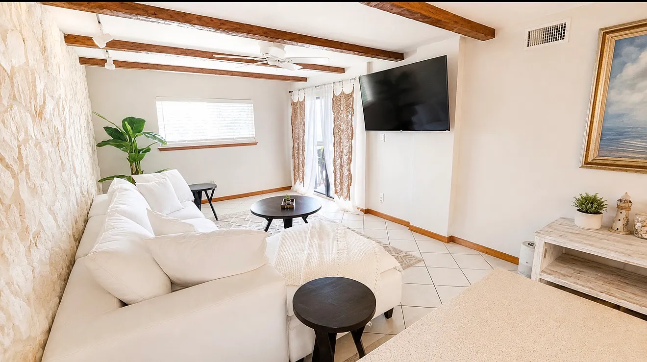 3 bed, 1456 sqft, $2,900 — Photo 4