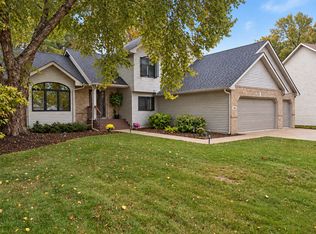 1405 Horseshoe Cir, Eagan, MN 55122