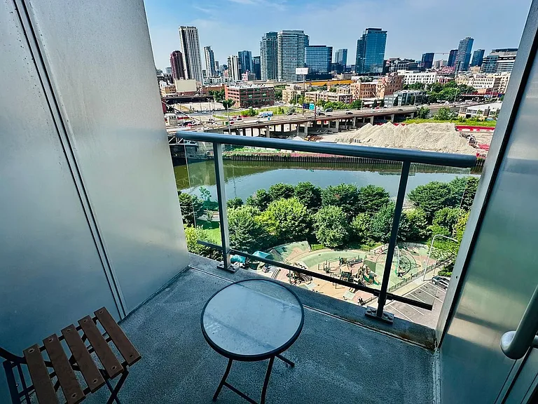510 W Erie St #1103 — Photo 9
