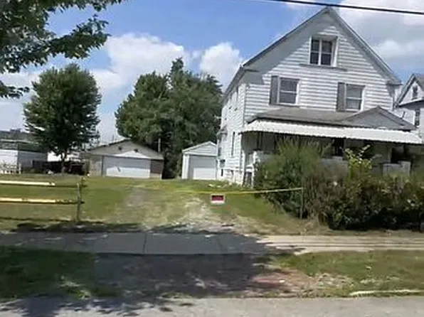 24 W 2nd St, Girard, OH 44420