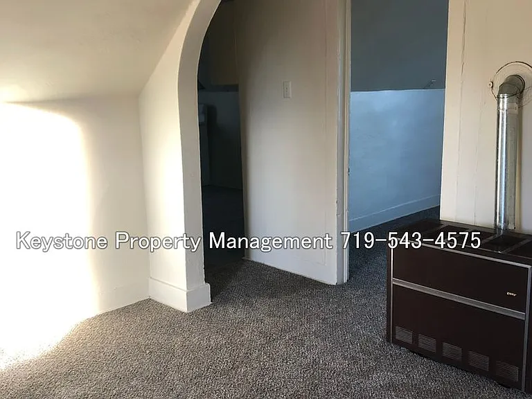 321 E 2nd St #4 — Photo 1