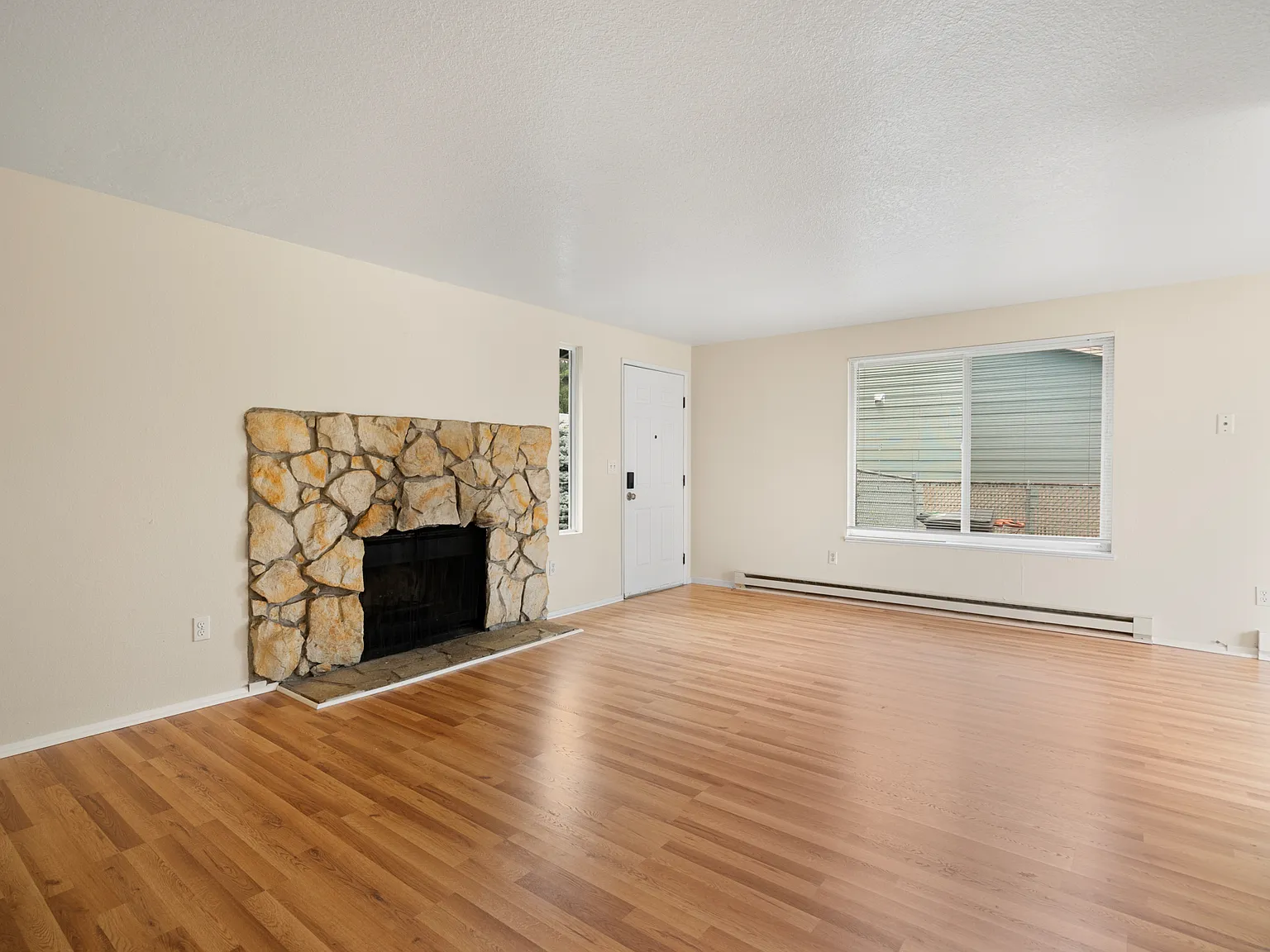 2 bed, 800 sqft, $1,950 — Photo 4