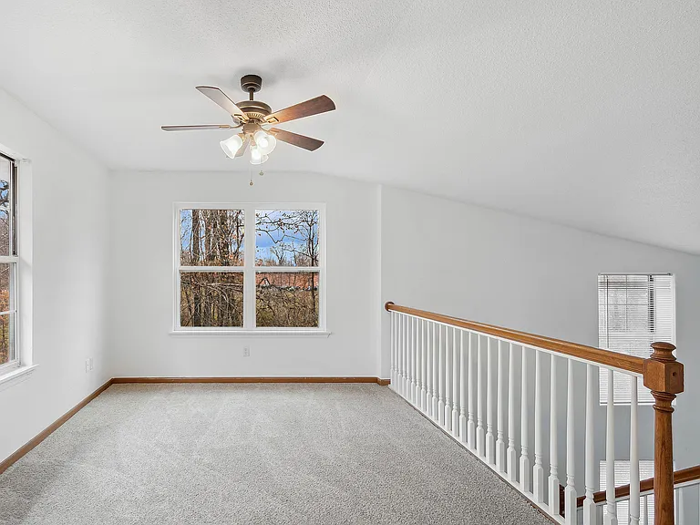 ReNew Edwardsville Apartment Collection — Photo 19