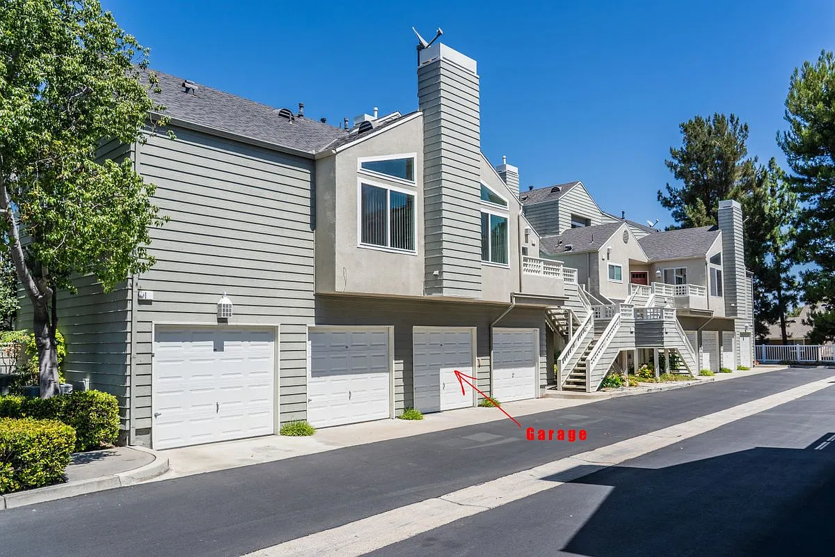 2 bed, 2.0 bath, 1129 sqft, $3,180 — Photo 4