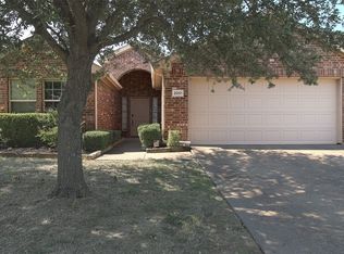 2001 Eagle Lake Dr, Forney, TX 75126